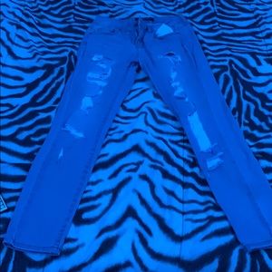 RIPS EVERYWHERE Jeans